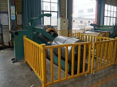 What are the problems in the development of injection mold industry?